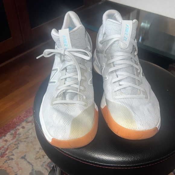 New Balance Freeze V2 Mens Size 8 Lacrosse Shoes White Gum FREEZBW2 EUC! main image 6